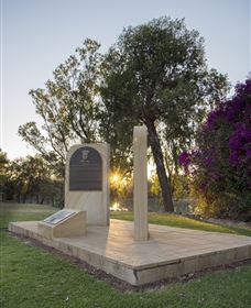St George Pilots Memorial - Accommodation in Bendigo